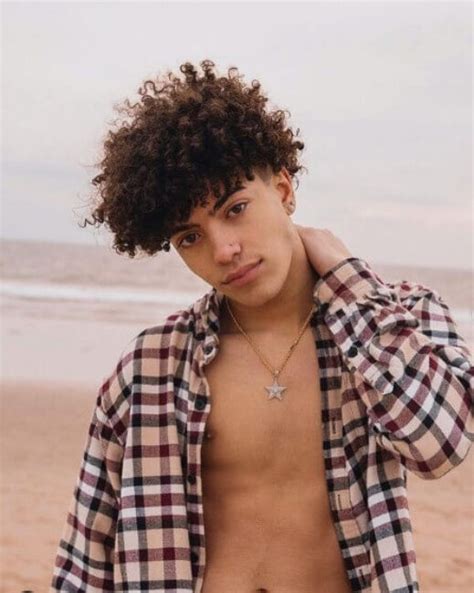 Derek trendz onlyfans - October 6, 2022 2:43 AM EDT Famous among TikTok users is one named Derek Trendz. He’s engaging to listen to and has interesting things to say. He has a large fan base and …